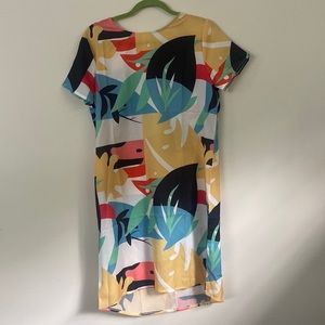Tropical dress. Comfy. Loose. Zipper. Can be worn with heels or flats.